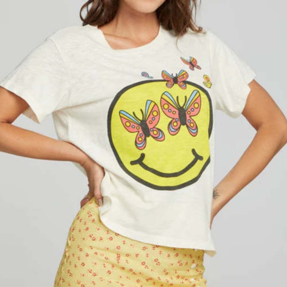 Chaser Cha Sor LA Smiley Face Butterfly T Shirt Small